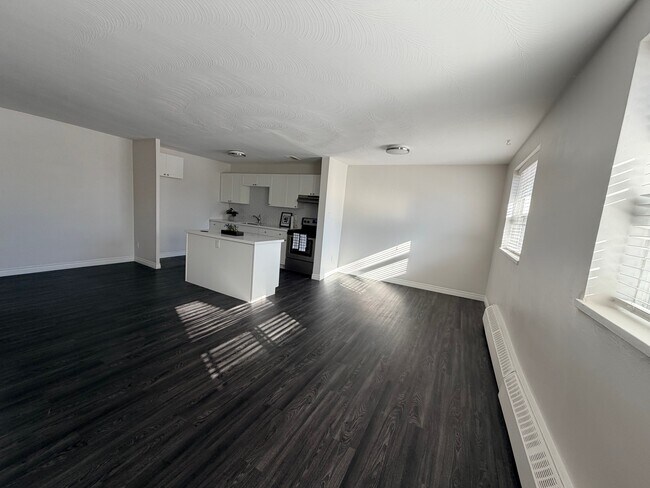 Building Photo - 20 Bradmon Dr