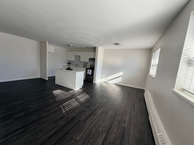 Building Photo - 20 Bradmon Dr