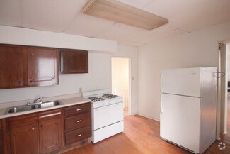 Building Photo - 313 Peebles St