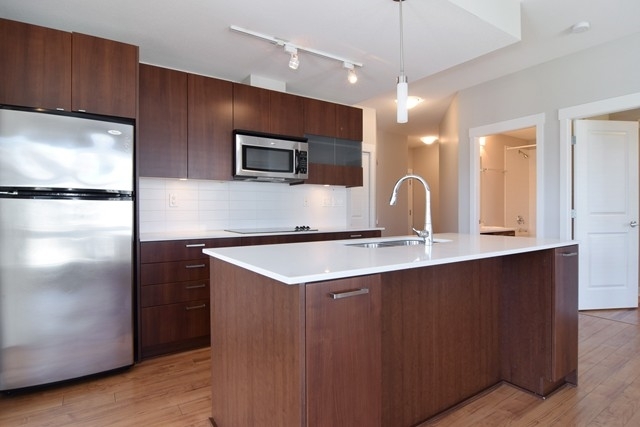 Building Photo - 305-13321 102A Av