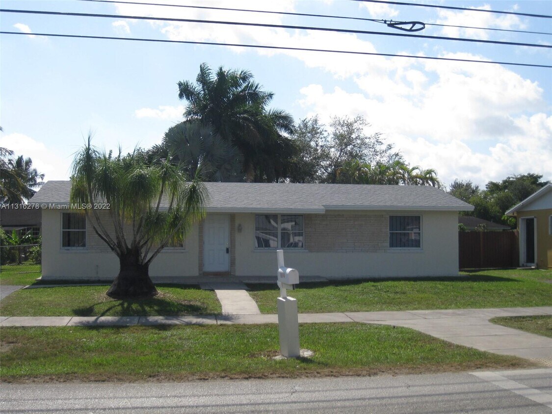 1728 W Mowry Dr, Homestead, FL 33030 House Rental in Homestead, FL