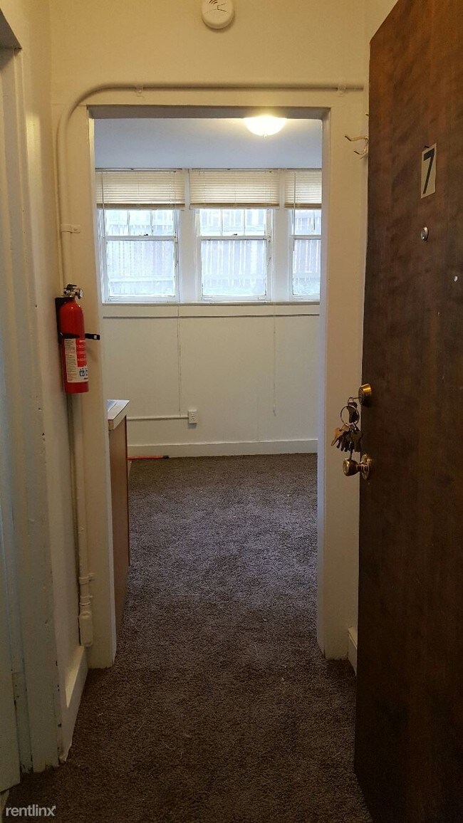 Building Photo - Studio, 1 bath  - 108 Washtenaw Rd Apt 7