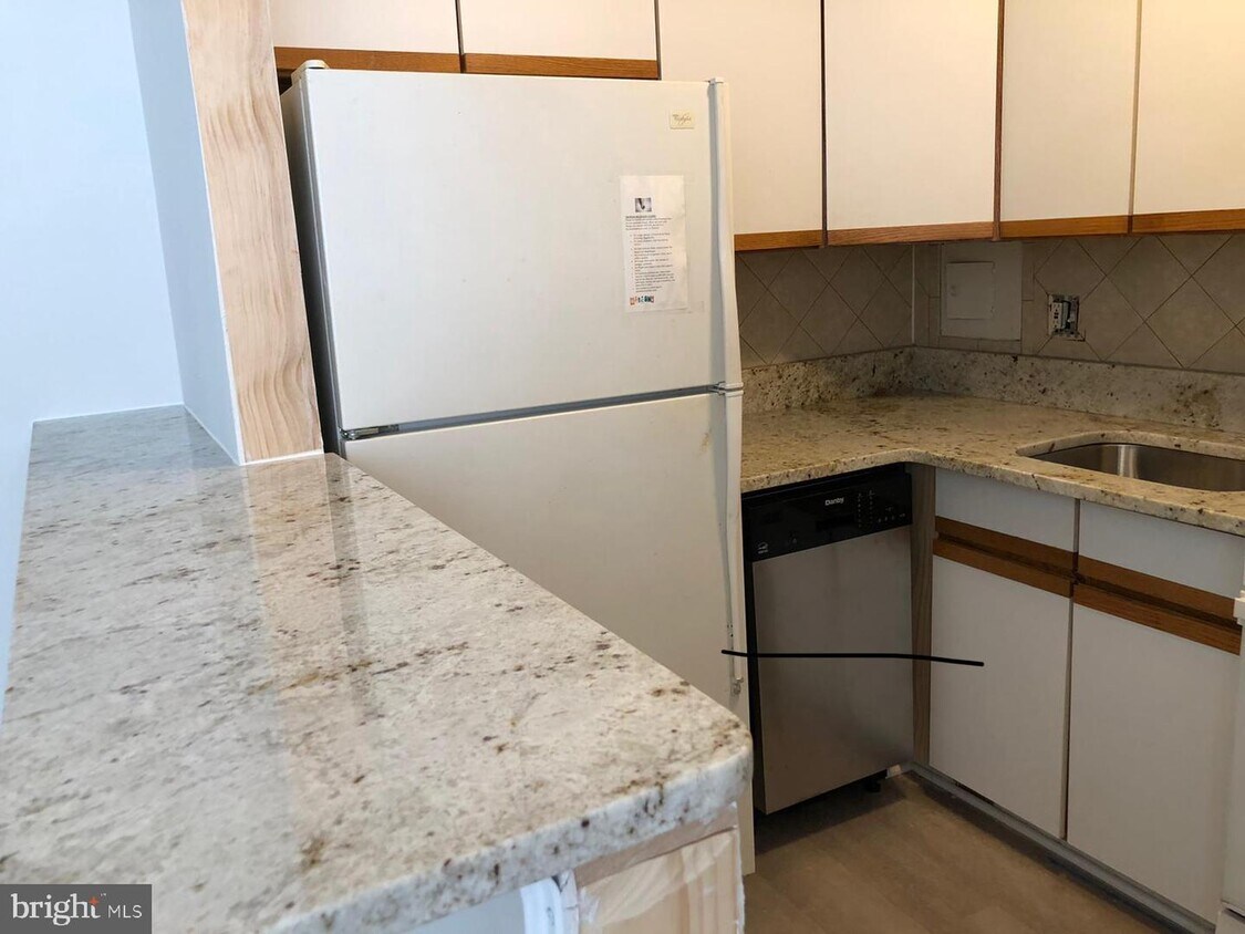 Foto principal - 2401 H St NW