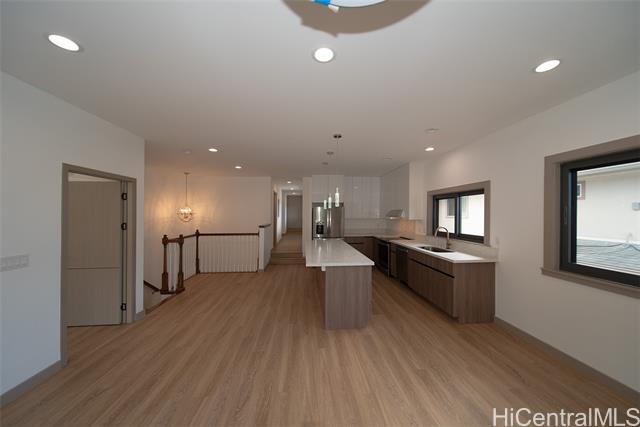 Building Photo - 2056 10th Ave