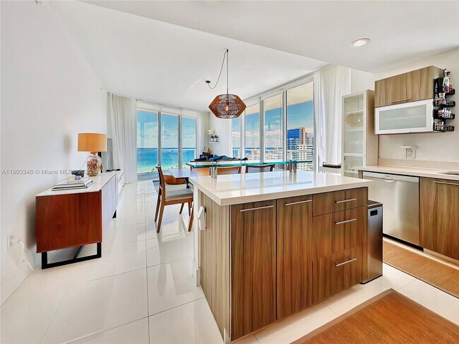 Foto del edificio - 6700 Indian Creek Dr