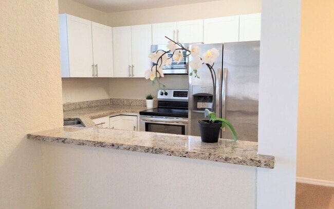 Foto del edificio - Beautiful Winter Park 2/2 Condo on the first floor x Rent in front of Full Sail !
