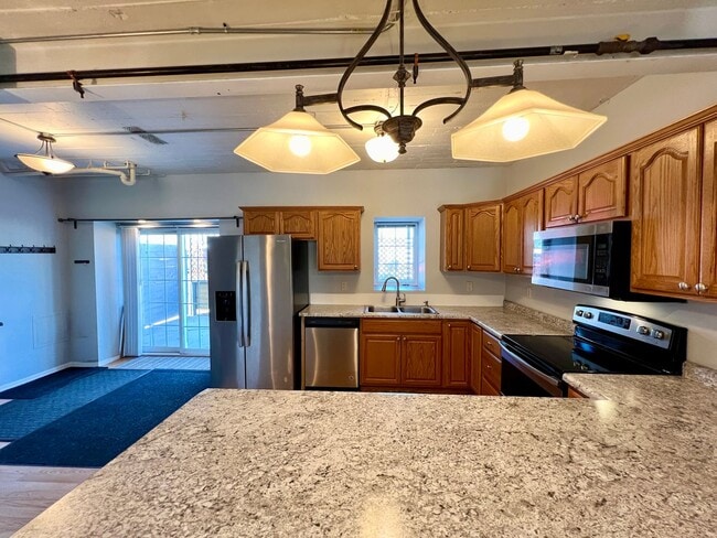 Foto del edificio - Industrial Style 3 Bedroom Home AVAILABLE JUNE!!!