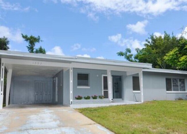 Foto del edificio - 1332 Hillcrest Dr