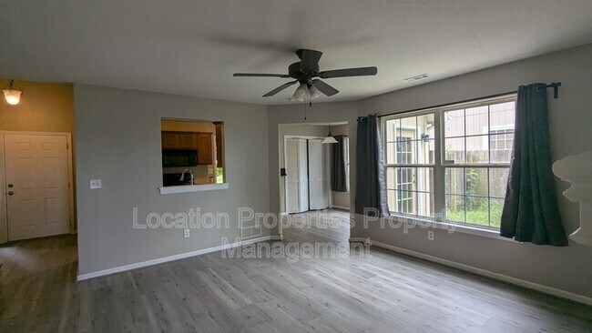 Building Photo - 944 N Field Stone Dr