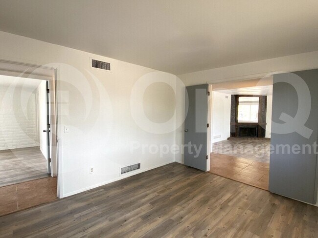 Building Photo - 1010 Camino De Las Colinas