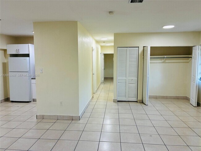 Foto del edificio - 275 NW 190th St