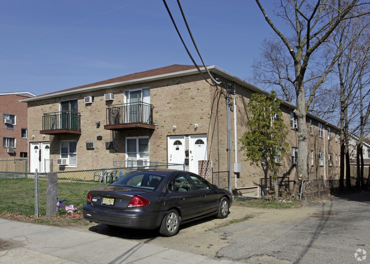Building Photo - 315 8th St