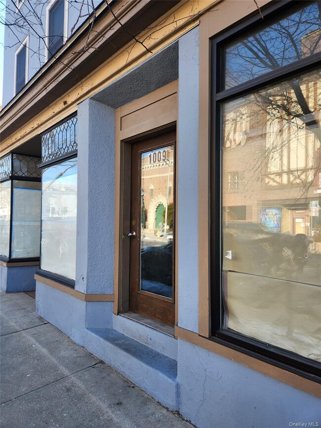 Building Photo - 1009 Brown St