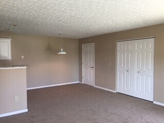 Building Photo - Now Leasing!!!!! Spacious 1 Bedroom 1 Bath...