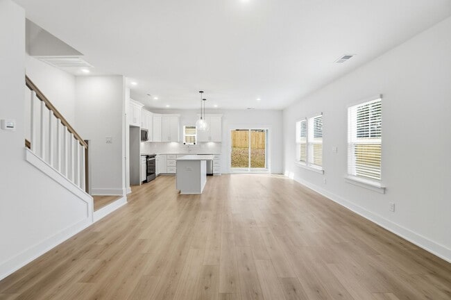 Building Photo - New Construction Townhome Minutes from Uptown