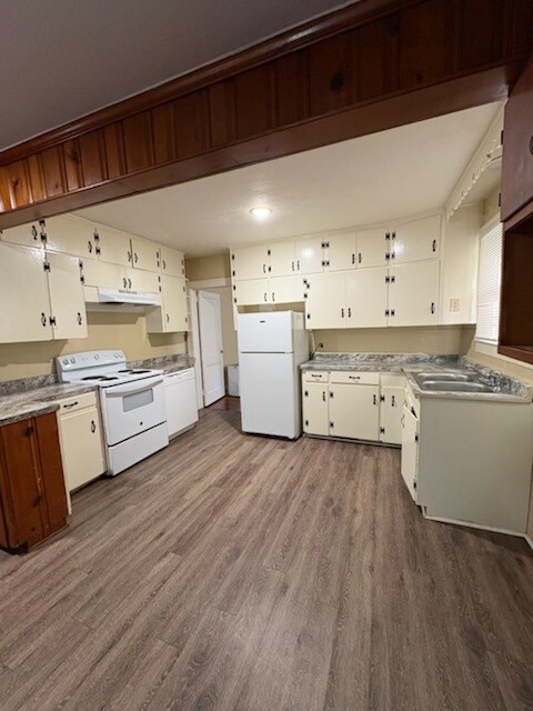 Foto del edificio - 703 Harrold Ave