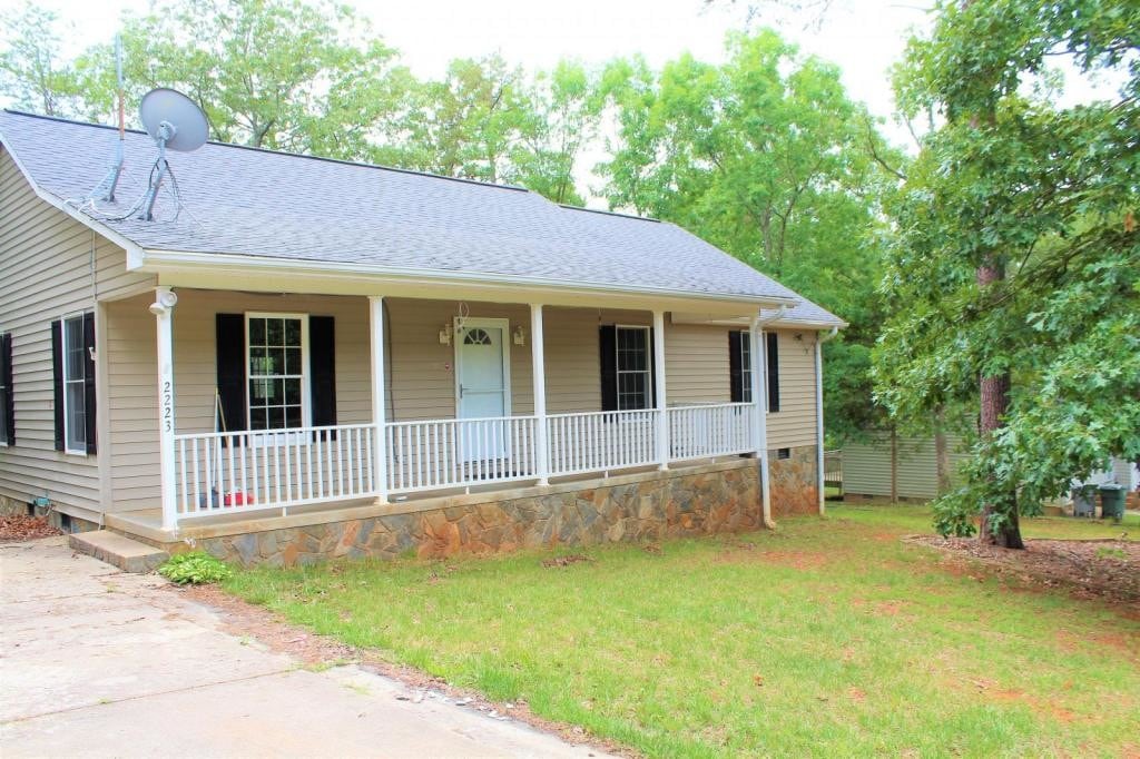 2223 Regency Dr House for Rent in Randleman, NC