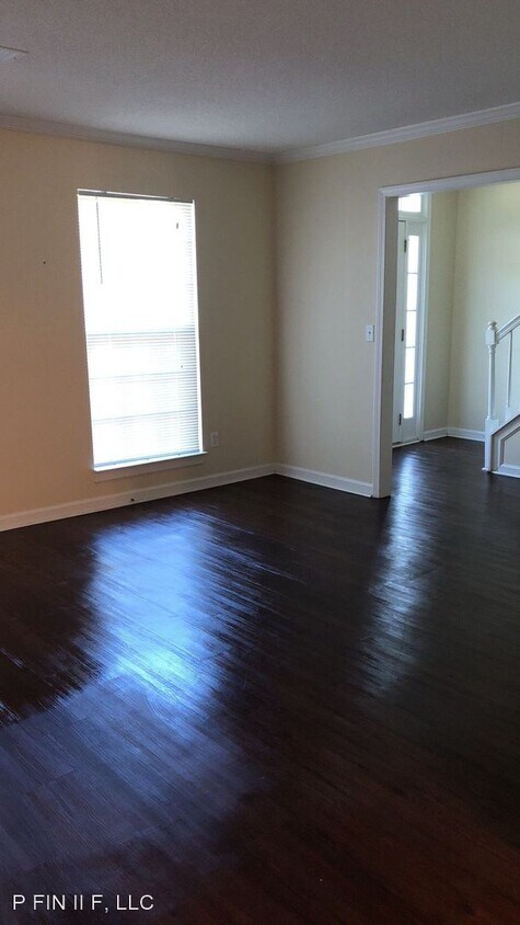 Building Photo - 3 br, 2 bath House - 2035 Surrey Trl