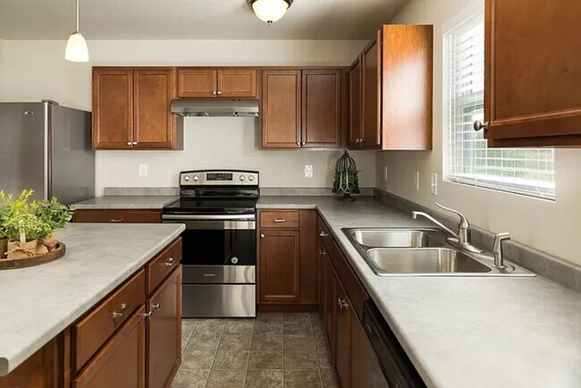 Building Photo - Beautiful Modern home in Galesburg