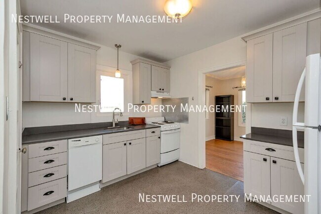 Foto del edificio - 454 E Bryan Ave