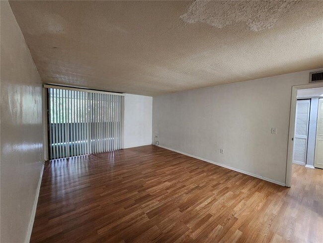 Foto del edificio - 719 SW 75th St