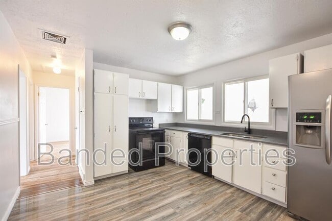 Building Photo - 4739 S 300 W