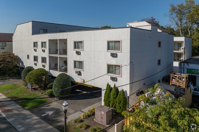 Crescent Condominium