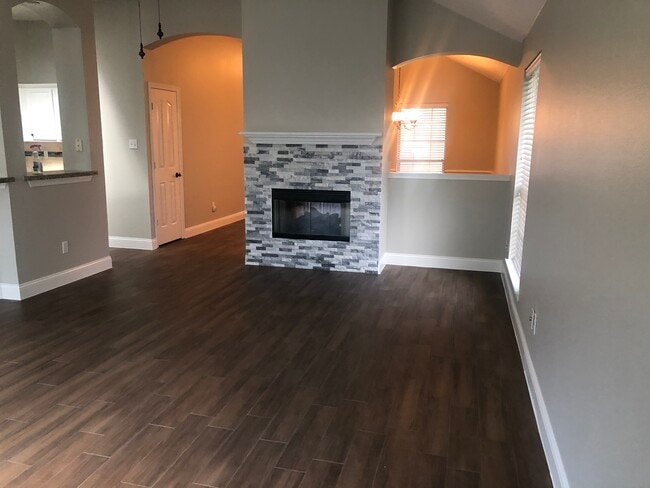 Foto del edificio - 19306 Pinewood Bluff Ln