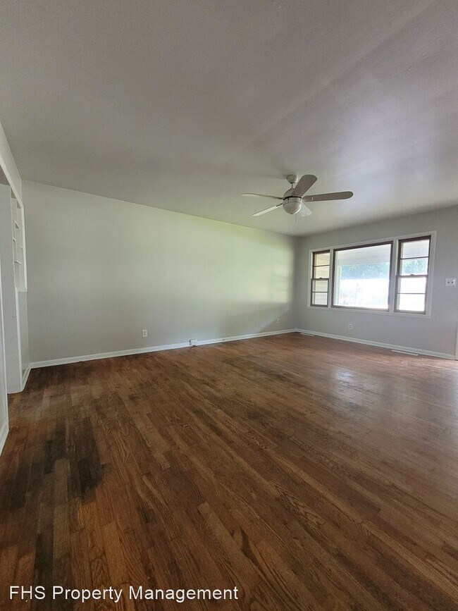 Building Photo - 3 br, 1.5 bath House - 1859 S Broadway