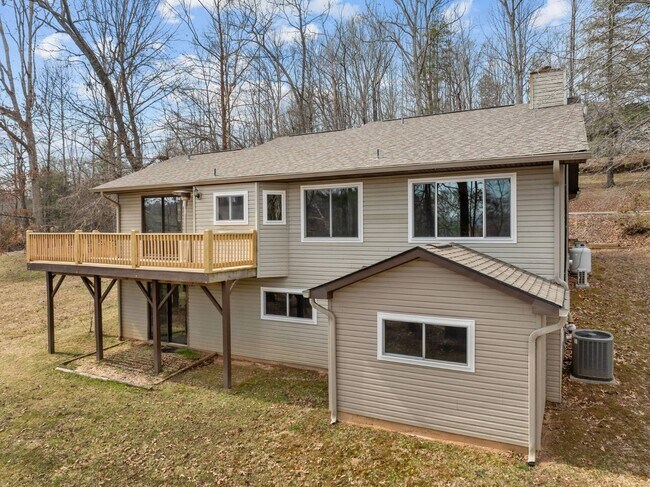 Building Photo - 200 Waterford Dr