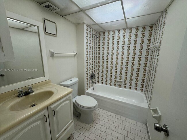 Foto del edificio - 8051 S Colony Cir