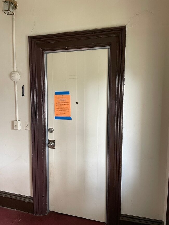 Foto del edificio - Cherry Hill Upper 2 Bedroom Unit