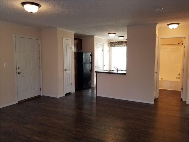 Foto del edificio - 1904 Creekstone Dr