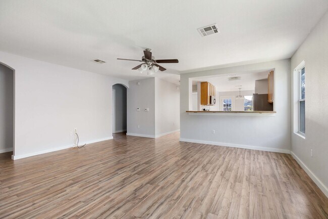 Foto del edificio - Updated 4/BR 2/BA Home Minutes from Downtown!