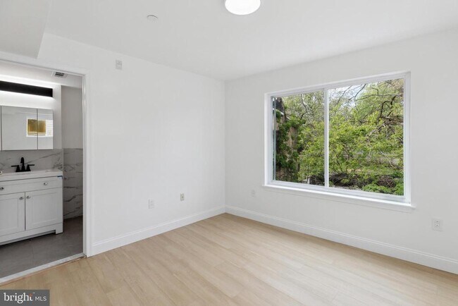 Foto del edificio - 2118 W Oxford St