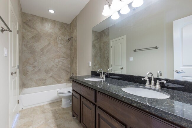 Foto del edificio - 5100 Tres Lagos Blvd