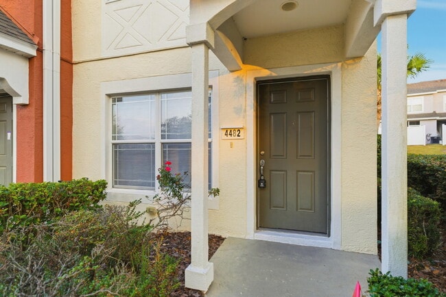 Building Photo - FREE DECEMBER**Beautiful 2 Bd 2 1/2 bath Corner unit in Wynchase!!NO APPLICATION FEES