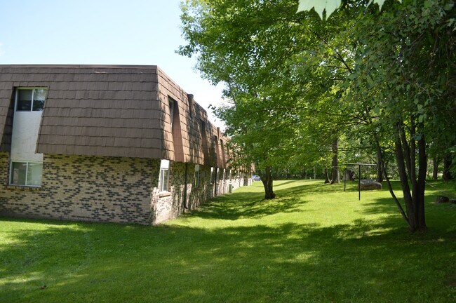 Building Photo - 2201 US-169