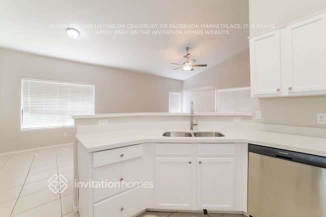 Foto del edificio - 5426 W Bluefield Ave