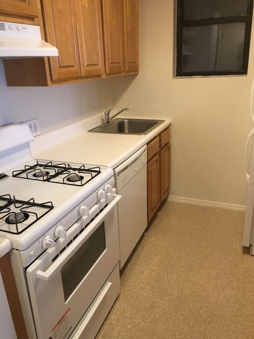 Foto principal - 229 Parkville Ave