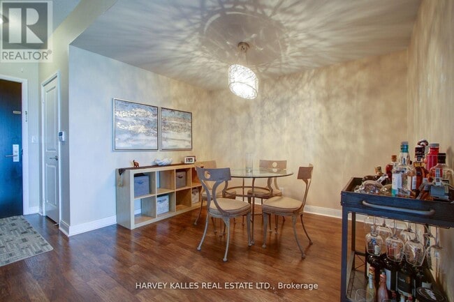 Building Photo - 60 Absolute Ave