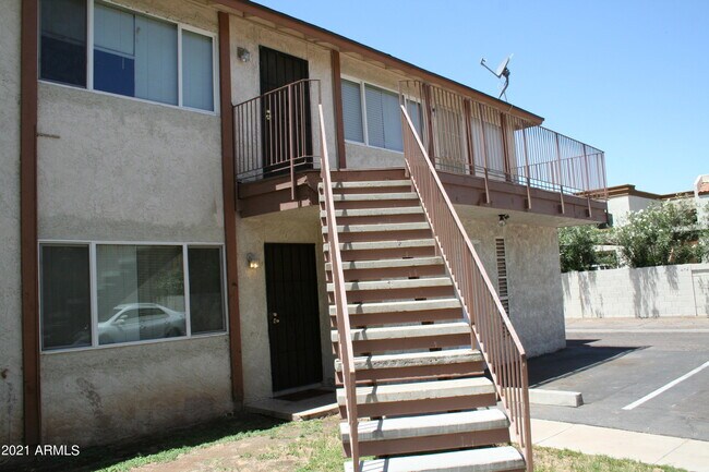 Building Photo - 8124 N 33rd Dr