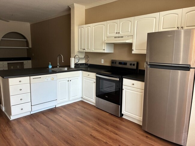 Photo - 860 North Orange Avenue Apartment