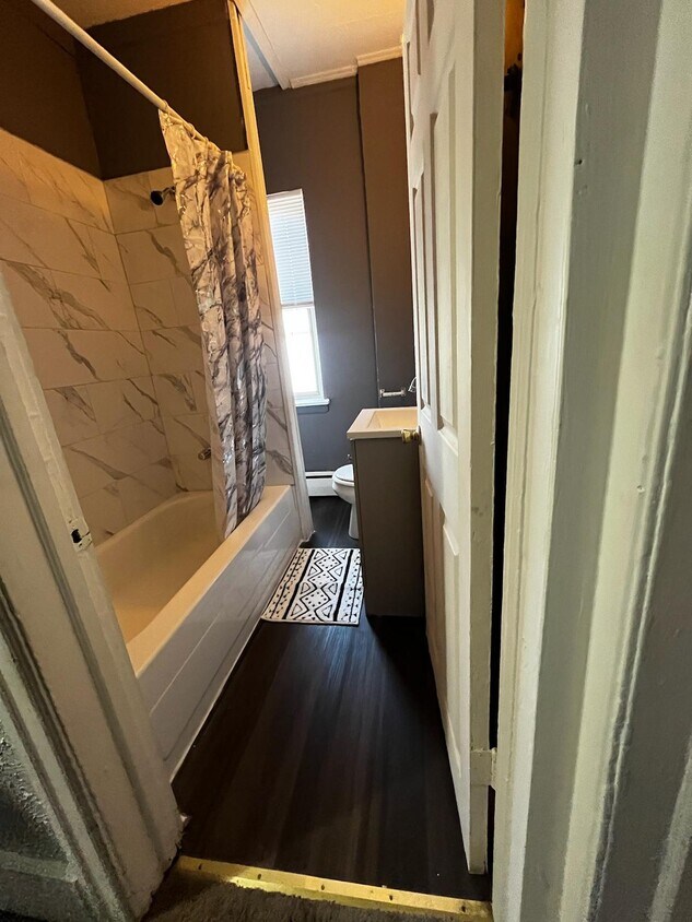 Eddy Stone Apartments - Eddy Stone Apartments