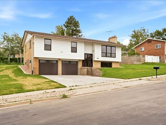 Photo - BOUNTIFUL New Remodeled 4 bed 3 bath home