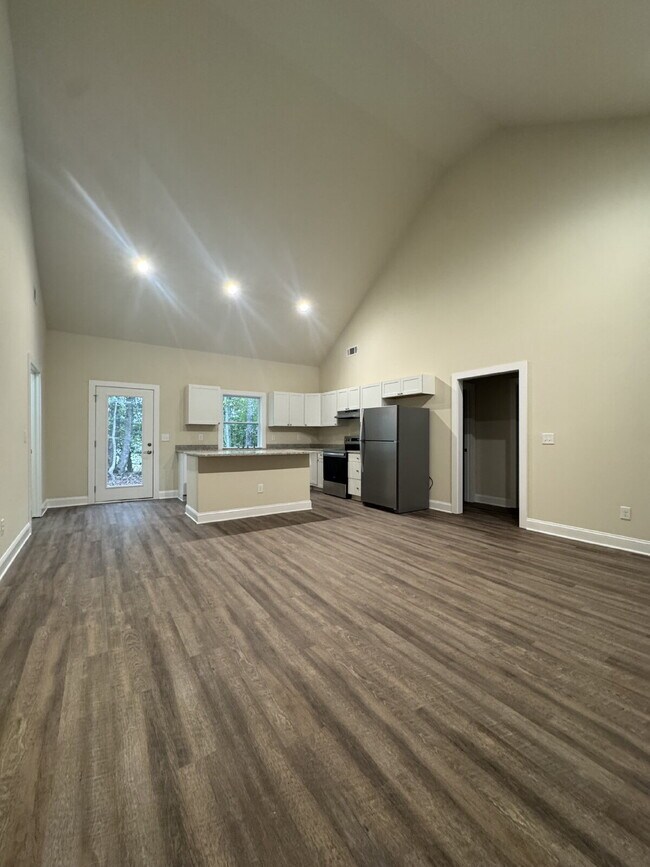 Foto del edificio - Brand New Rental in North Hall!