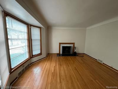 Building Photo - 2025 Vernier Rd