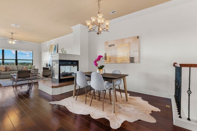 Building Photo - Lakeway Condo with breathtaking views for ...