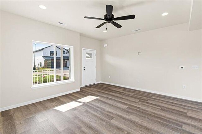 Foto del edificio - Brand New 3 Bedroom, 2.5 Bath, 2-Car Garag...