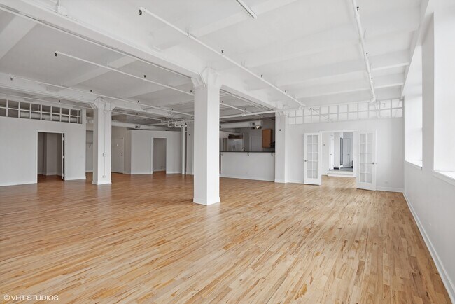 Building Photo - 411 S Sangamon St